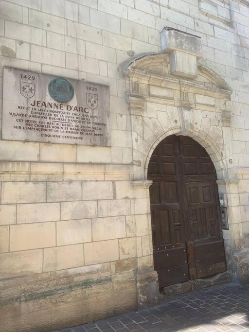 Hotel Robin Quantin In The Heart Of Old Tours Exterior foto